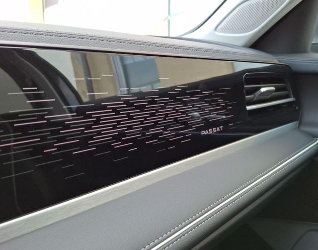 Volkswagen / Passat Variant / Grau / / / , Beispielbilder, ggf. teilweise mit Sonderausstattung