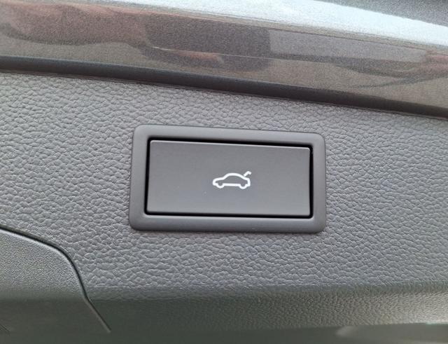 Volkswagen / Passat Variant / Grau / / / , Beispielbilder, ggf. teilweise mit Sonderausstattung