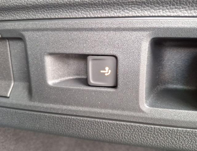 Volkswagen / Passat Variant / Grau / / / , Beispielbilder, ggf. teilweise mit Sonderausstattung