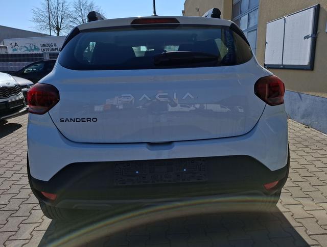 Dacia / Sandero Stepway / Weiß / Expressen / / , Beispielbilder, ggf. teilweise mit Sonderausstattung