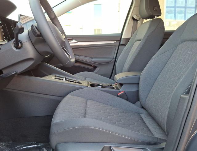 Volkswagen / Golf / Grau / Golf Life / / , Beispielbilder, ggf. teilweise mit Sonderausstattung