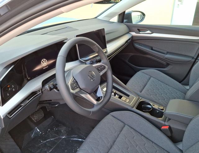 Volkswagen / Golf / Grau / Golf Life / / , Beispielbilder, ggf. teilweise mit Sonderausstattung