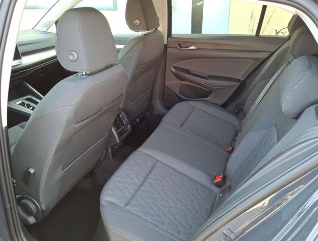 Volkswagen / Golf / Grau / Golf Life / / , Beispielbilder, ggf. teilweise mit Sonderausstattung