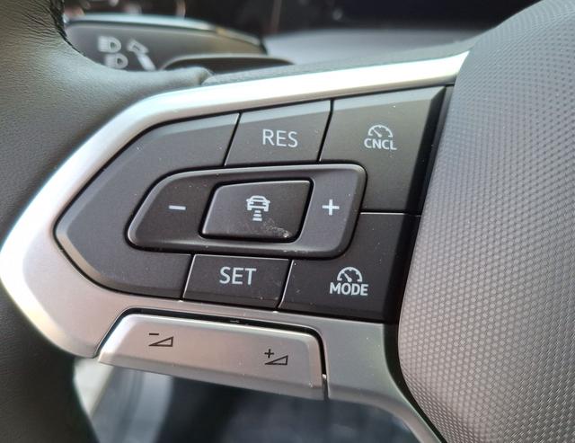 Volkswagen / Golf / Grau / Golf Life / / , Beispielbilder, ggf. teilweise mit Sonderausstattung