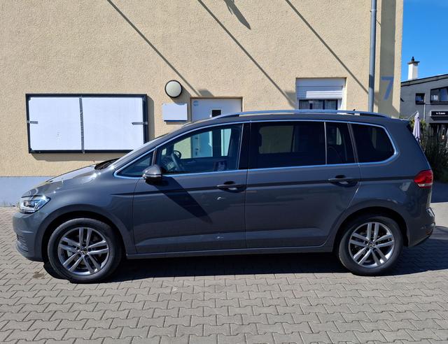 Volkswagen / Touran / Grau / Limited / / , Beispielbilder, ggf. teilweise mit Sonderausstattung