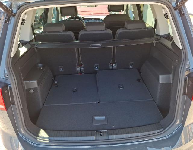 Volkswagen / Touran / Grau / Limited / / , Beispielbilder, ggf. teilweise mit Sonderausstattung