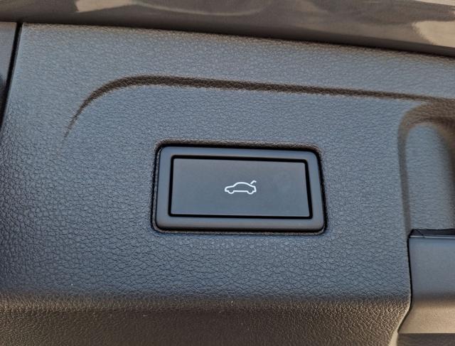 Volkswagen / Touran / Grau / Limited / / , Beispielbilder, ggf. teilweise mit Sonderausstattung
