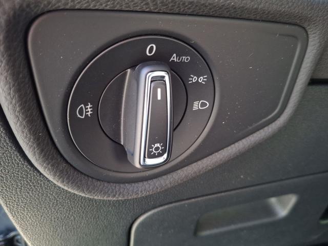 Volkswagen / Touran / Grau / Limited / / , Beispielbilder, ggf. teilweise mit Sonderausstattung