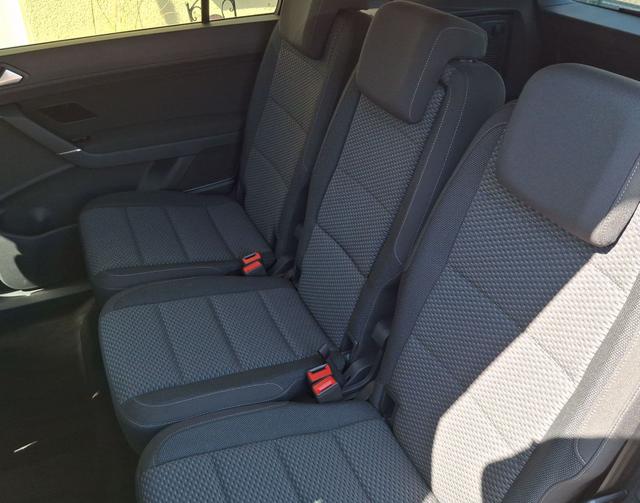 Volkswagen / Touran / Grau / Limited / / , Beispielbilder, ggf. teilweise mit Sonderausstattung