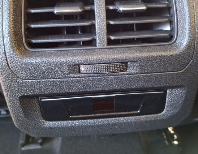 Volkswagen / Touran / Grau / Limited / / , Beispielbilder, ggf. teilweise mit Sonderausstattung