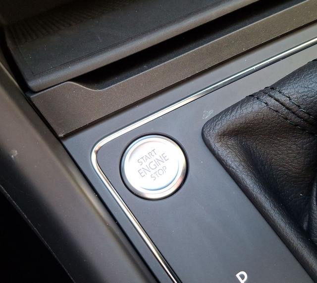 Volkswagen / Touran / Grau / Limited / / , Beispielbilder, ggf. teilweise mit Sonderausstattung