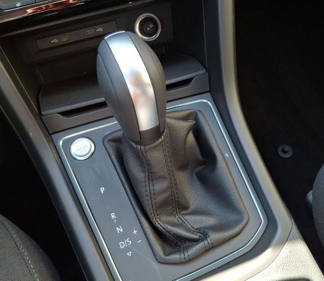 Volkswagen / Touran / Grau / Limited / / , Beispielbilder, ggf. teilweise mit Sonderausstattung