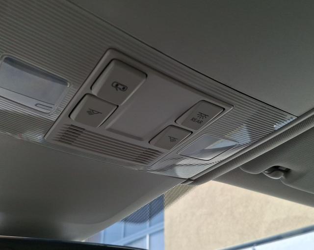 Volkswagen / Touran / Grau / Limited / / , Beispielbilder, ggf. teilweise mit Sonderausstattung