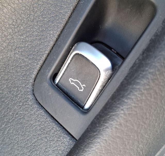Audi / A6 allroad quattro / / / / 