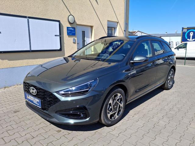 Hyundai i30 Kombi - Family Facelift Navi Kamera SHZ Tempomat PDC v+h