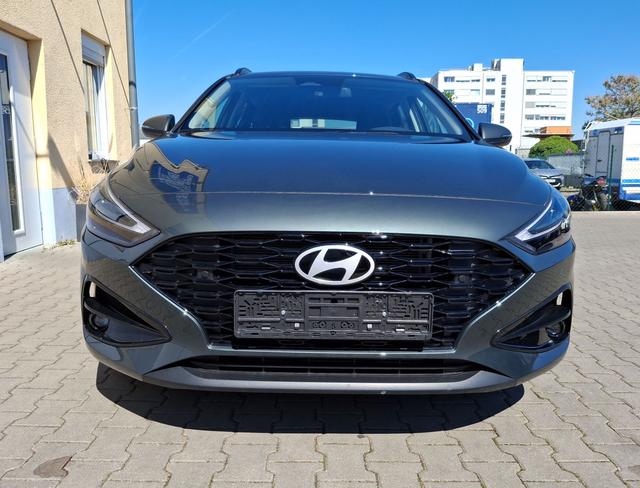 Hyundai / i30 / Grün / Family / / , Beispielbilder, ggf. teilweise mit Sonderausstattung
