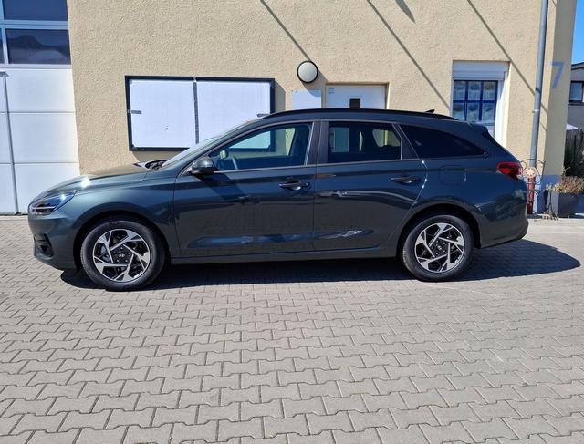 Hyundai / i30 / Grün / Family / / , Beispielbilder, ggf. teilweise mit Sonderausstattung