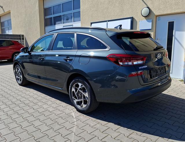 Hyundai / i30 / Grün / Family / / , Beispielbilder, ggf. teilweise mit Sonderausstattung