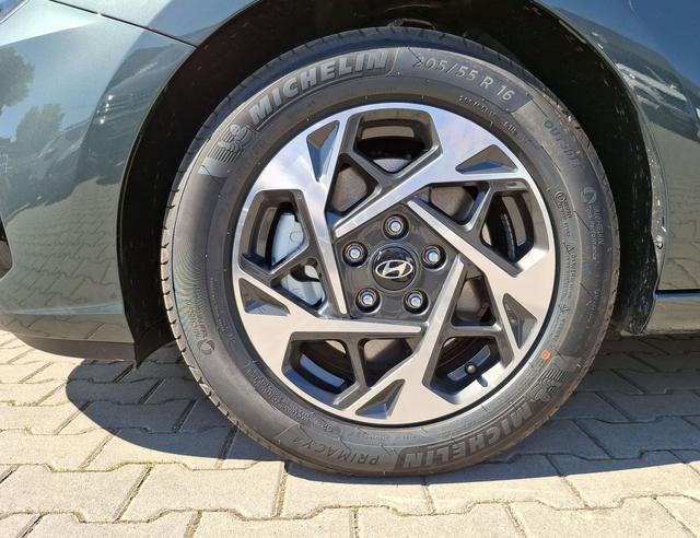 Hyundai / i30 / Grün / Family / / , Beispielbilder, ggf. teilweise mit Sonderausstattung