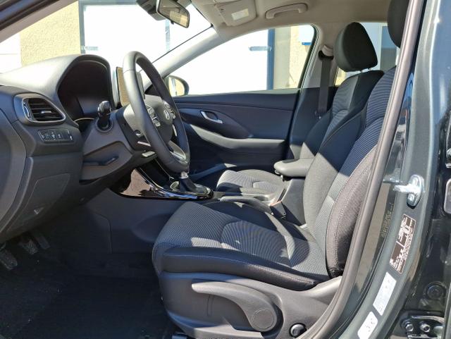 Hyundai / i30 / Grün / Family / / , Beispielbilder, ggf. teilweise mit Sonderausstattung