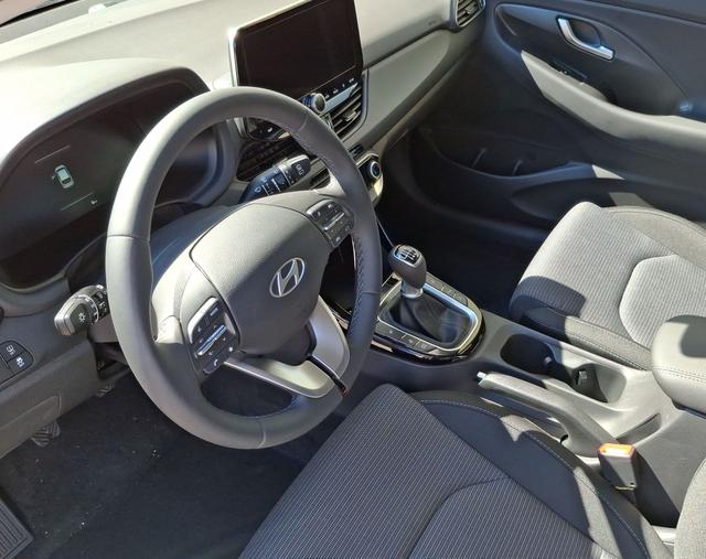 Hyundai / i30 / Grün / Family / / , Beispielbilder, ggf. teilweise mit Sonderausstattung