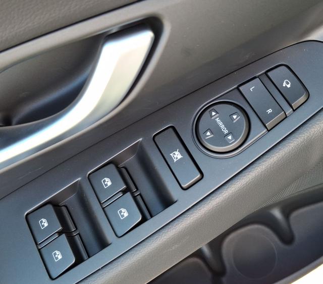 Hyundai / i30 / Grün / Family / / , Beispielbilder, ggf. teilweise mit Sonderausstattung