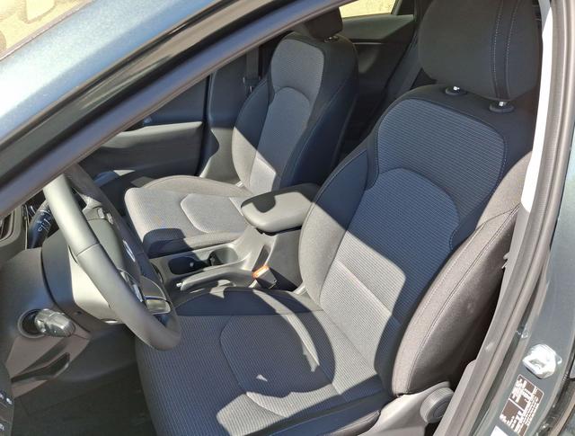 Hyundai / i30 / Grün / Family / / , Beispielbilder, ggf. teilweise mit Sonderausstattung