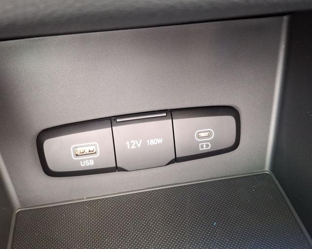 Hyundai / i30 / Grün / Family / / , Beispielbilder, ggf. teilweise mit Sonderausstattung