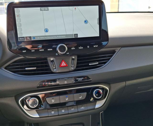 Hyundai / i30 / Grün / Family / / , Beispielbilder, ggf. teilweise mit Sonderausstattung