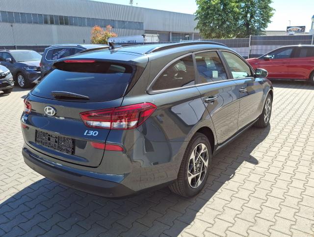 Hyundai / i30 / Grün / Family / / , Beispielbilder, ggf. teilweise mit Sonderausstattung