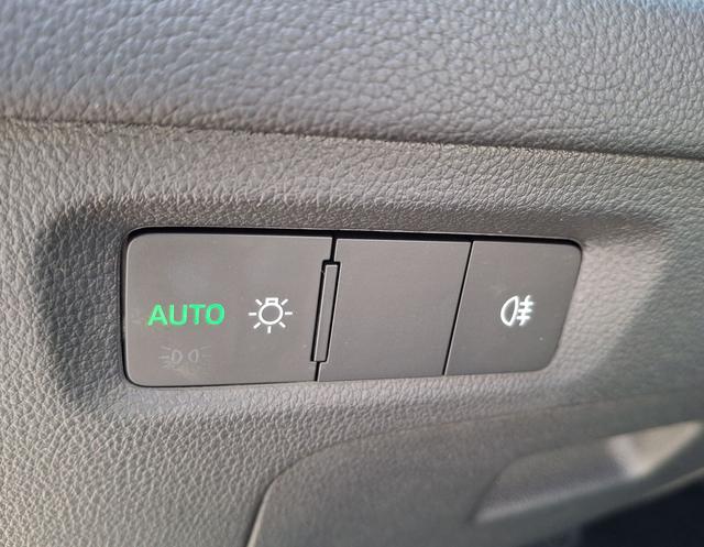 Skoda / Octavia / Schwarz / Selection / / , Beispielbilder, ggf. teilweise mit Sonderausstattung
