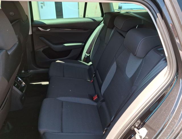 Skoda / Octavia / Schwarz / Selection / / , Beispielbilder, ggf. teilweise mit Sonderausstattung
