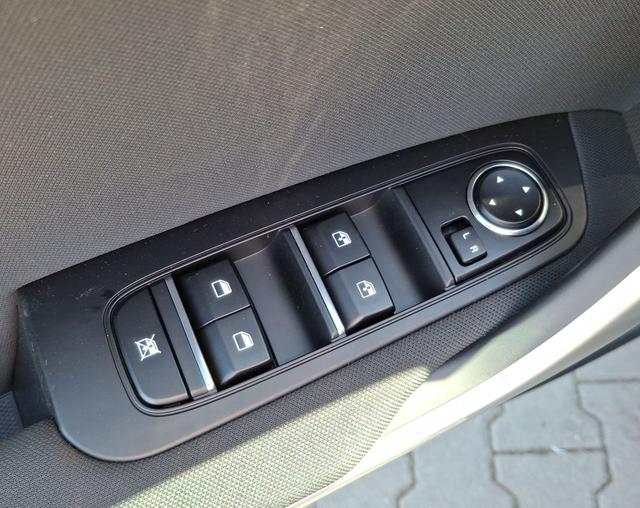Kia / Ceed / Schwarz / Spin / / , Beispielbilder, ggf. teilweise mit Sonderausstattung
