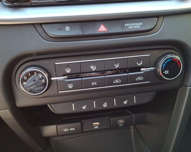 Kia / Ceed / Schwarz / Spin / / , Beispielbilder, ggf. teilweise mit Sonderausstattung