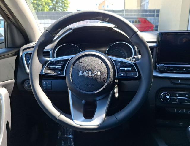 Kia / Ceed / Schwarz / Spin / / , Beispielbilder, ggf. teilweise mit Sonderausstattung