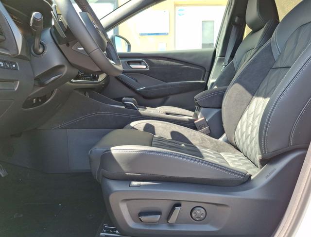 Nissan / Qashqai / Weiß / Tekna + / / , Beispielbilder, ggf. teilweise mit Sonderausstattung