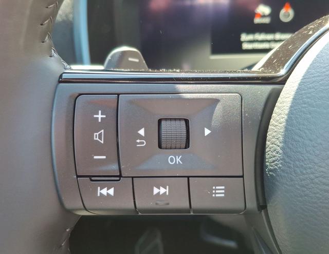 Nissan / Qashqai / Weiß / Tekna + / / , Beispielbilder, ggf. teilweise mit Sonderausstattung