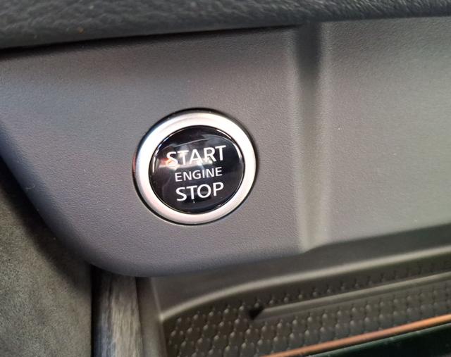 Nissan / Qashqai / Weiß / Tekna + / / , Beispielbilder, ggf. teilweise mit Sonderausstattung