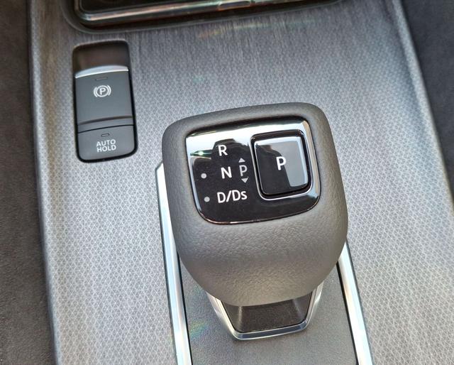 Nissan / Qashqai / Weiß / Tekna + / / , Beispielbilder, ggf. teilweise mit Sonderausstattung