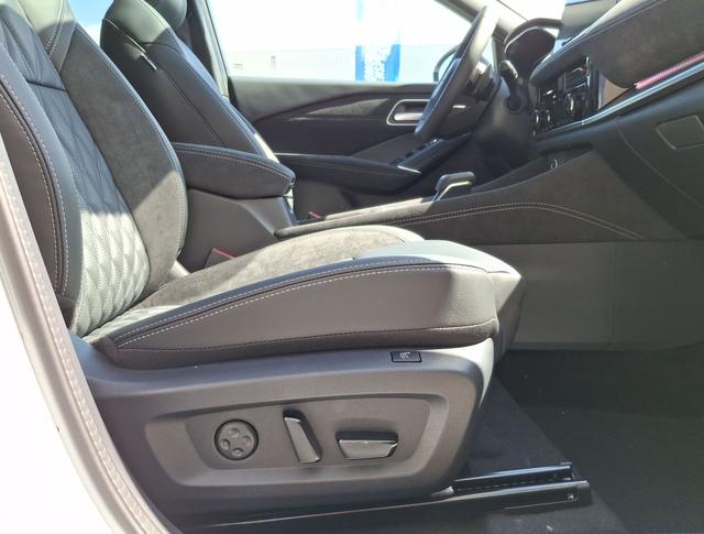 Nissan / Qashqai / Weiß / Tekna + / / , Beispielbilder, ggf. teilweise mit Sonderausstattung