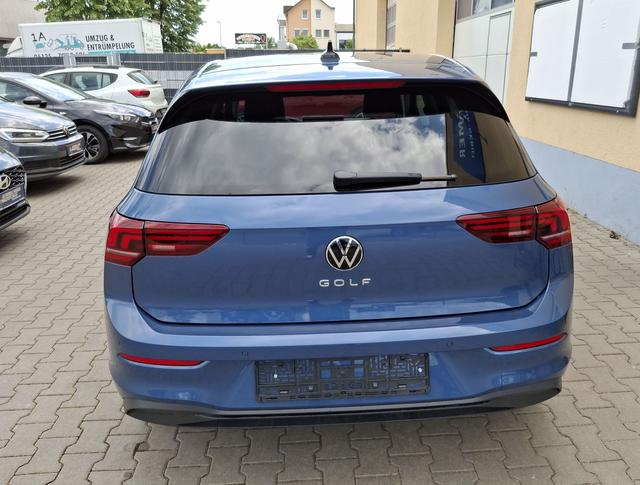 Volkswagen / Golf / Blau / Limited People / / 
