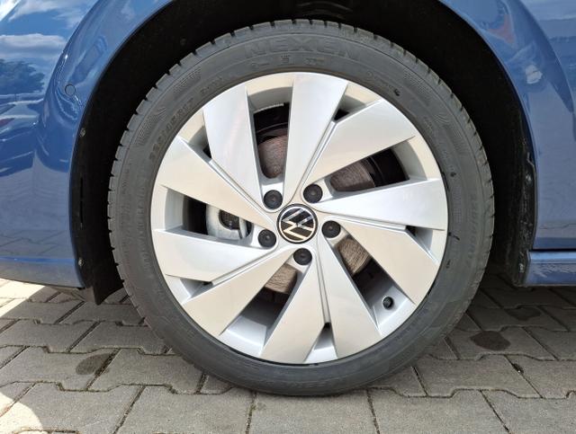 Volkswagen / Golf / Blau / Limited People / / 