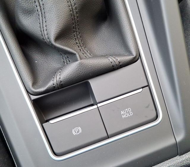 Volkswagen / Golf / Blau / Limited People / / 