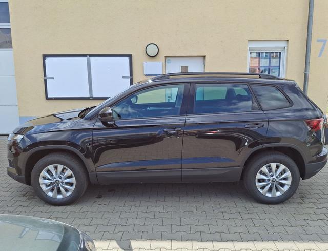 Skoda / Karoq / Schwarz / 130 Jahre + AHK / / , Beispielbilder, ggf. teilweise mit Sonderausstattung