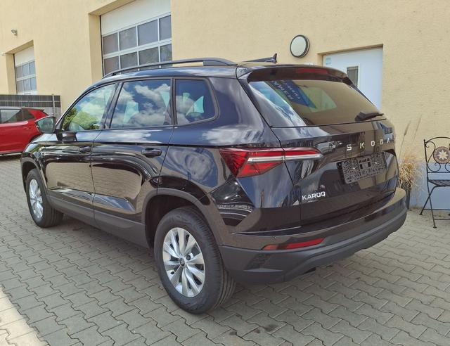 Skoda / Karoq / Schwarz / 130 Jahre + AHK / / , Beispielbilder, ggf. teilweise mit Sonderausstattung