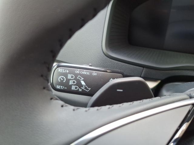 Skoda / Karoq / Schwarz / 130 Jahre + AHK / / , Beispielbilder, ggf. teilweise mit Sonderausstattung