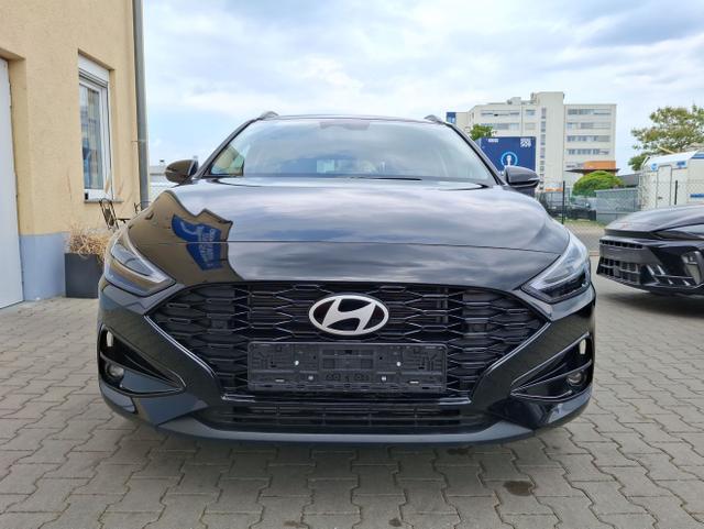 Hyundai / i30 / Schwarz / Family / / , Beispielbilder, ggf. teilweise mit Sonderausstattung