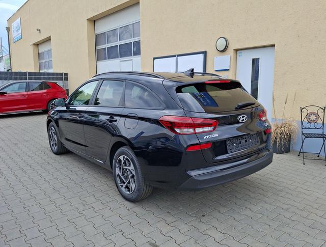 Hyundai / i30 / Schwarz / Family / / , Beispielbilder, ggf. teilweise mit Sonderausstattung