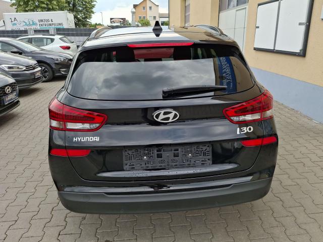 Hyundai / i30 / Schwarz / Family / / , Beispielbilder, ggf. teilweise mit Sonderausstattung