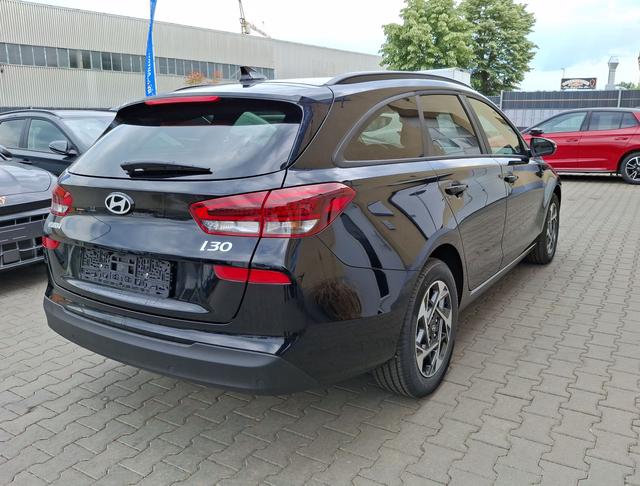 Hyundai / i30 / Schwarz / Family / / , Beispielbilder, ggf. teilweise mit Sonderausstattung